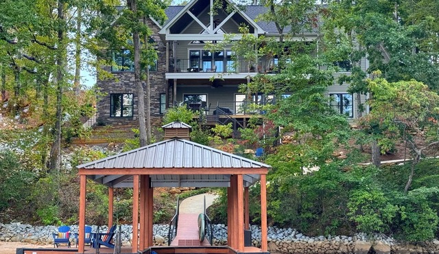 Waterfront Deep Water, King Beds, Dock & 9P-Hottub, FirePit