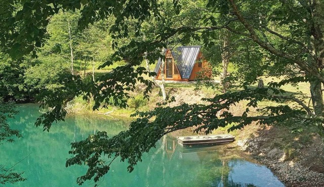 Waterfront Glamping Cabin On Private Blue Water Mountain Top Lake
