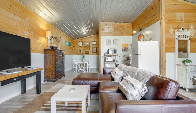 Waynesville Studio w/Fire Pit & Mountain Views!