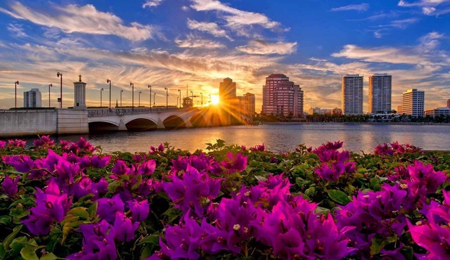 West Palm Beach Paradise Getaway minutes to beach and downtown
