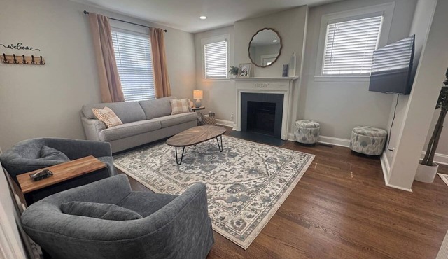 Westhampton Retreat | 2bd/1bt | 1.1m from Casino