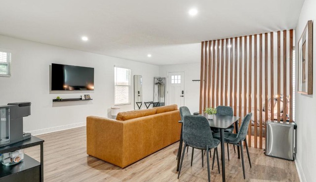 WFH Friendly! Stylish Lakeland Studio