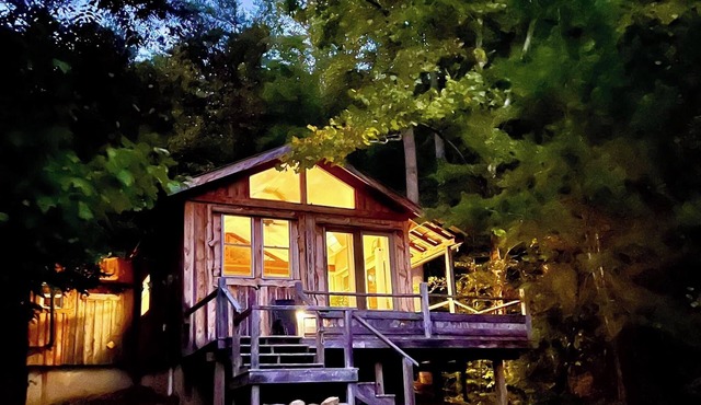 Whimsical Wildwood Studio – Breakfast Included – Award-Winning Appalachian B&B