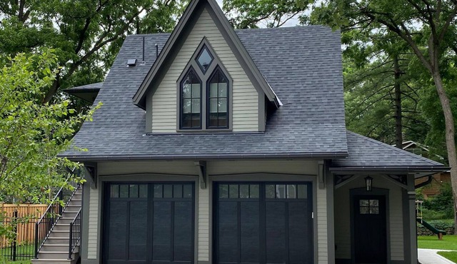 Whispering Walnut: Cozy Loft Steps from Historic Stairs to Downtown Stillwater