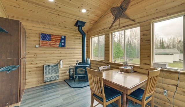 Wildlife Viewing & Trails! 155-Acre UP Retreat