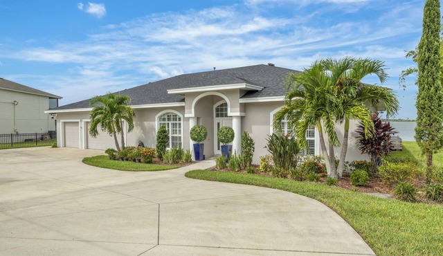Winter Haven Waterfront Retreat