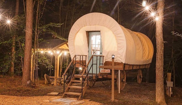 Wonderful Wagon Rental with Fire Pit Surrounded by Nature in Tennessee