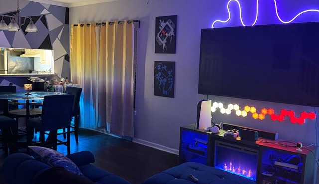 WORLD CUP READY! 🌍🏆Cozy home & gamer pad very close to Mercedes-Benz stadium