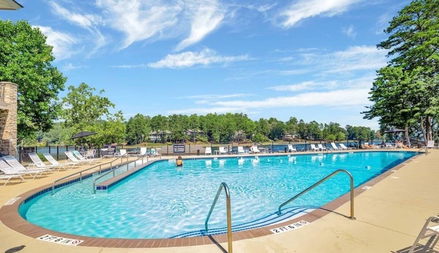 WOW! Spacious Town home - prestigious gated community w/Golf, Pool & Lake Access
