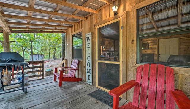 Wright City Cabin w/Fire Pit + Forest Views!