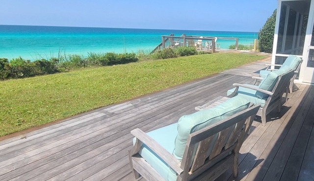 Yellow House, Gulf Front Classic, Private Steps to Beach, Near Seaside, Available August 9-19!