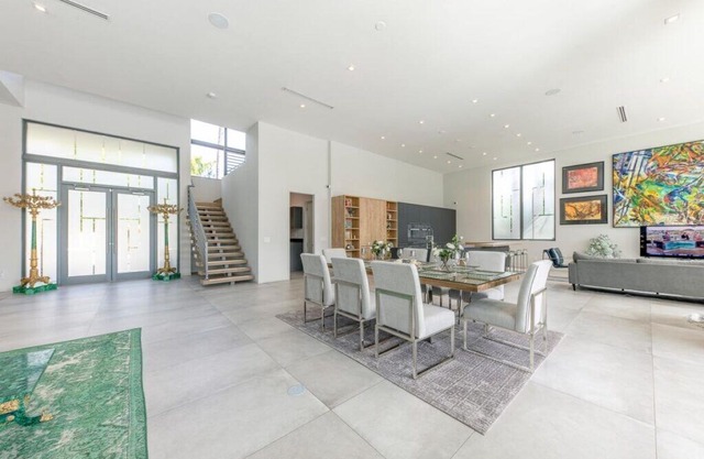 Villa Hayden-Beautiful NEW Custom Waterfront