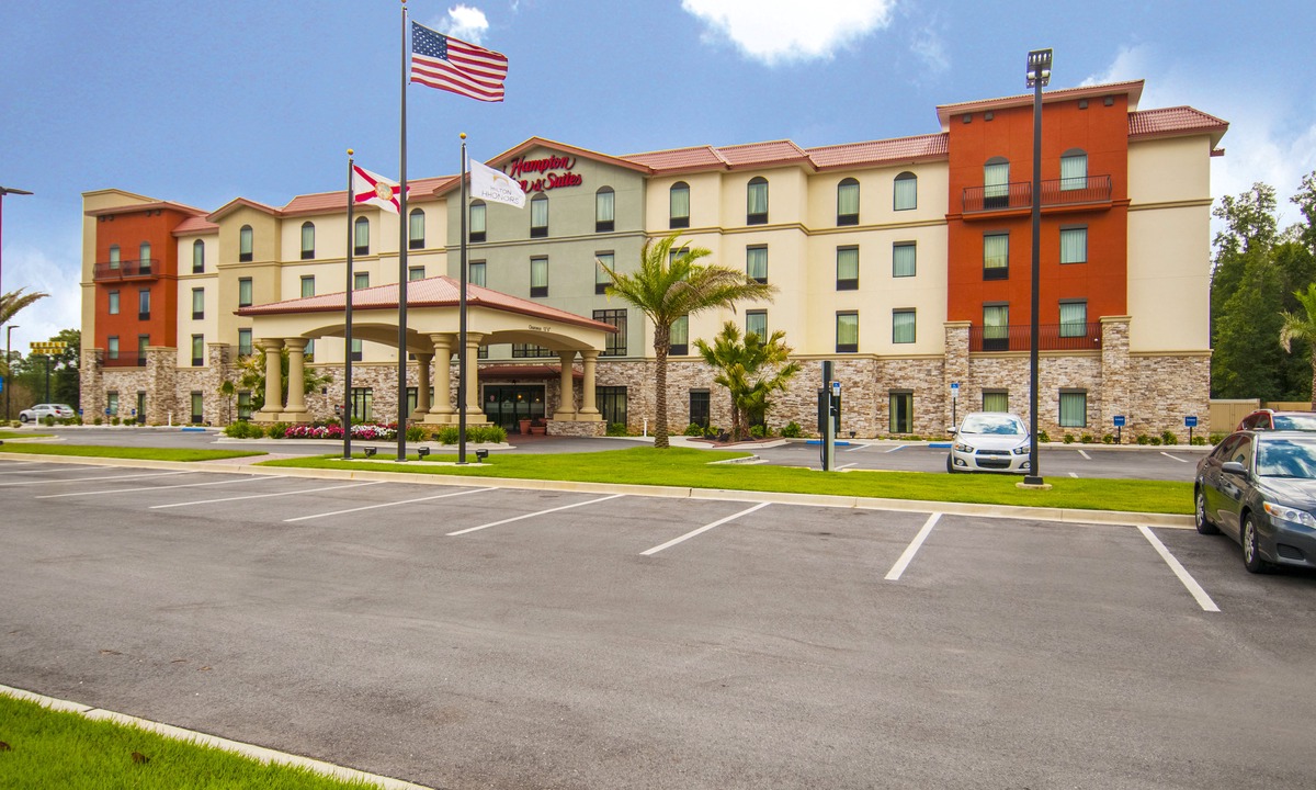 Northwest Pensacola Hotel | Hampton Inn & Suites Pensacola/I-10 Pine Forest Road