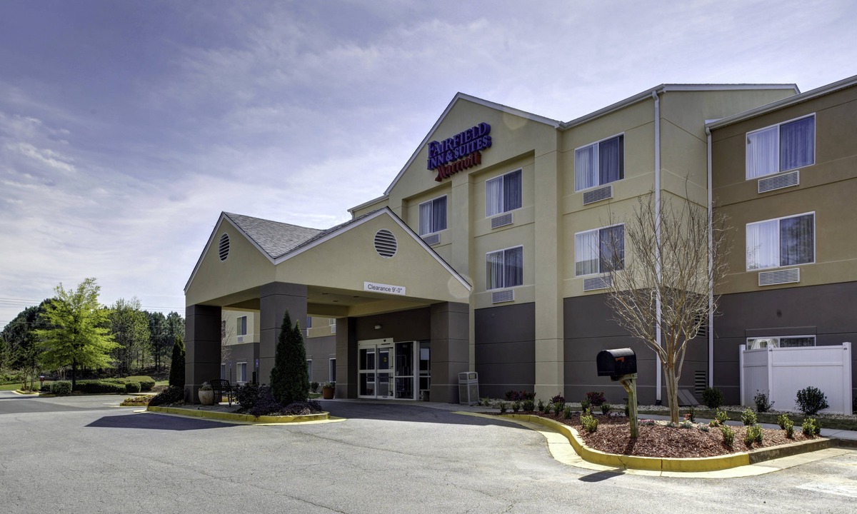 Suwanee Hotel | Fairfield Inn and Suites by Marriott Atlanta Suwanee