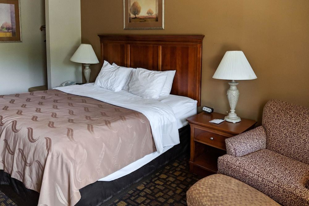 Photo of Bedroom in Salem