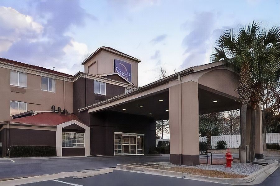 Photo of Buildings in Beaufort