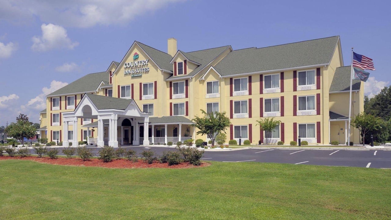 Photo of Buildings in Port Wentworth