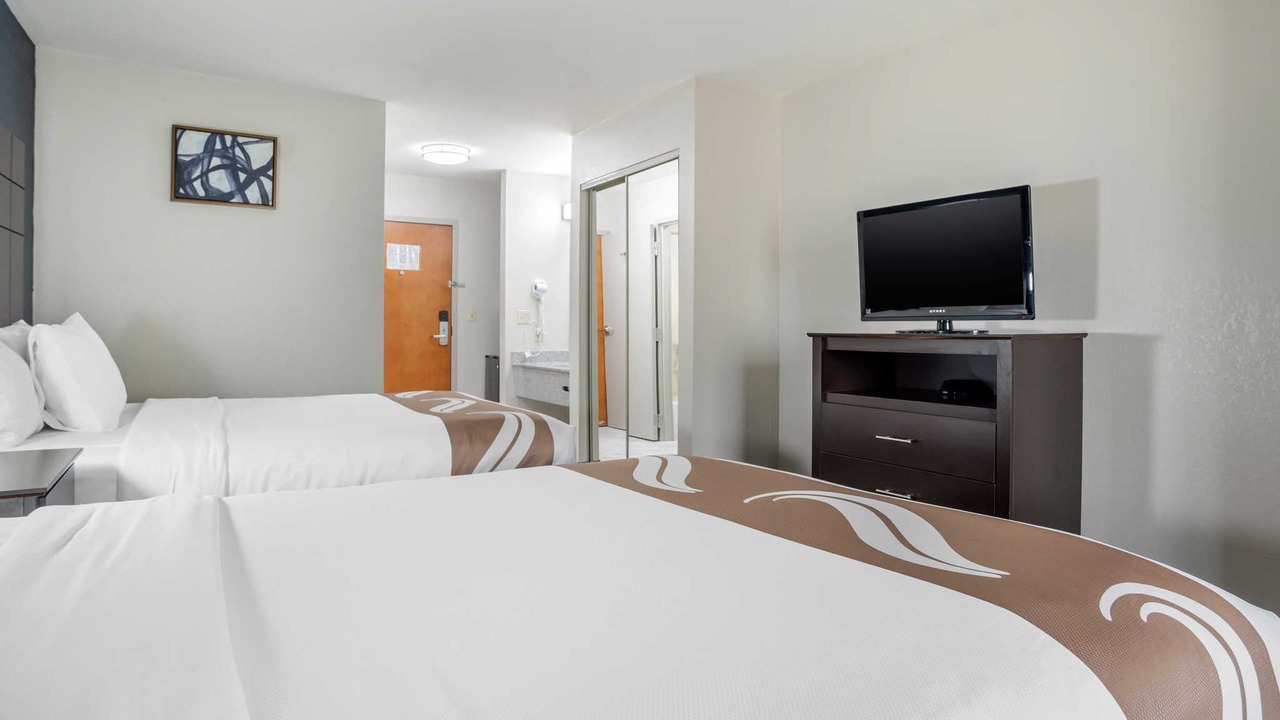 Photo of Bedroom in Broadmoor