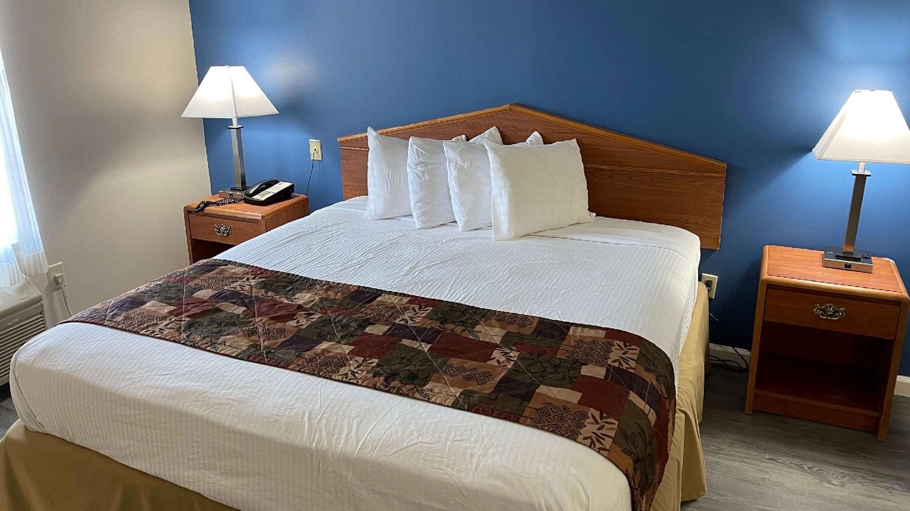 Photo of Bedroom in Adairsville