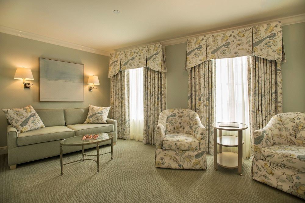 Photo of Livingroom in French Quarter