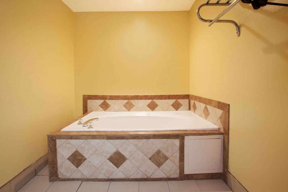 Photo of Bedroom in Covington