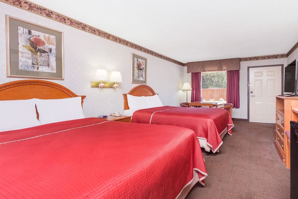 Photo of Bedroom in Graysville