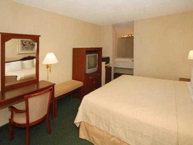 Photo of Bedroom in Northwest Pensacola