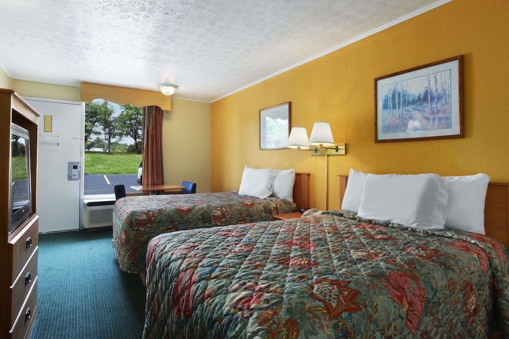 Photo of Bedroom in Cedar Bluff