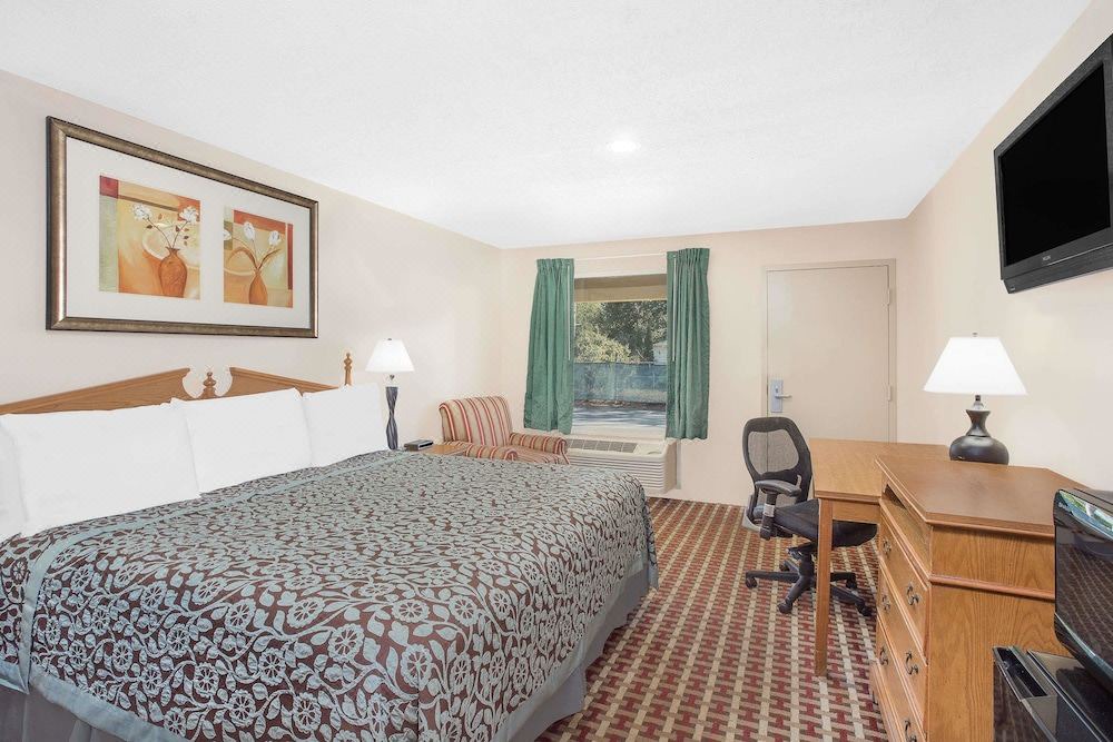 Photo of Livingroom in Gadsden