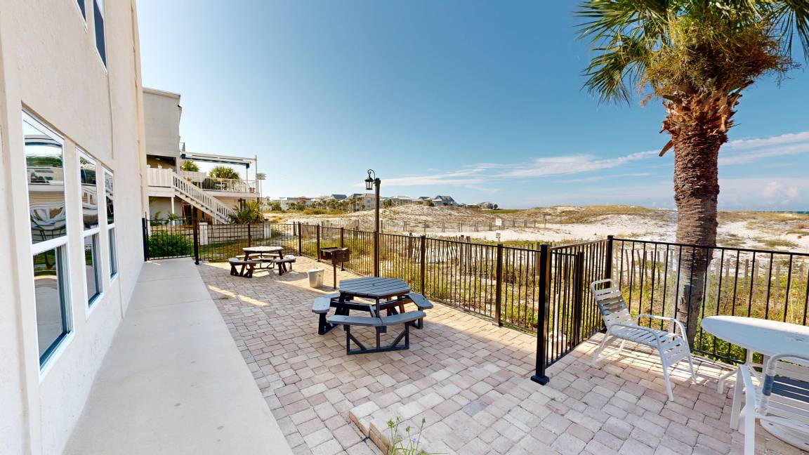 Photo of Patio Balcony in Holiday Isle