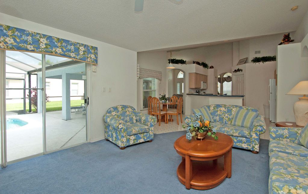 Photo of Livingroom in Greater Groves