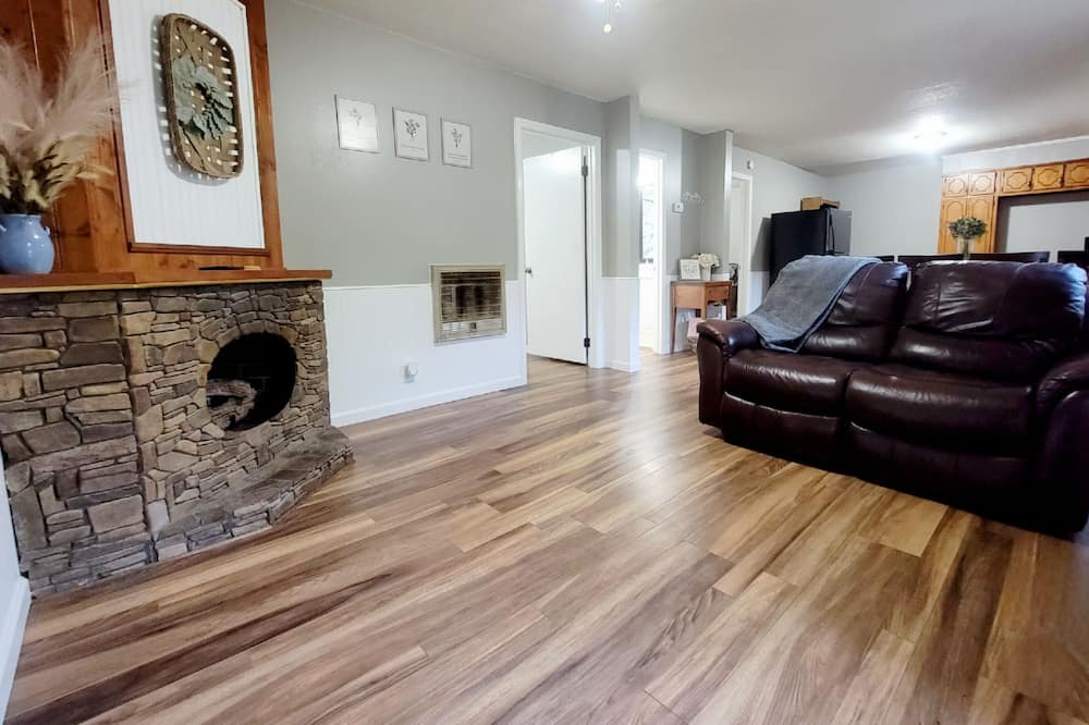 Photo of Livingroom in Tunnel Hill