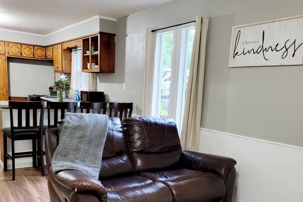 Photo of Livingroom in Tunnel Hill