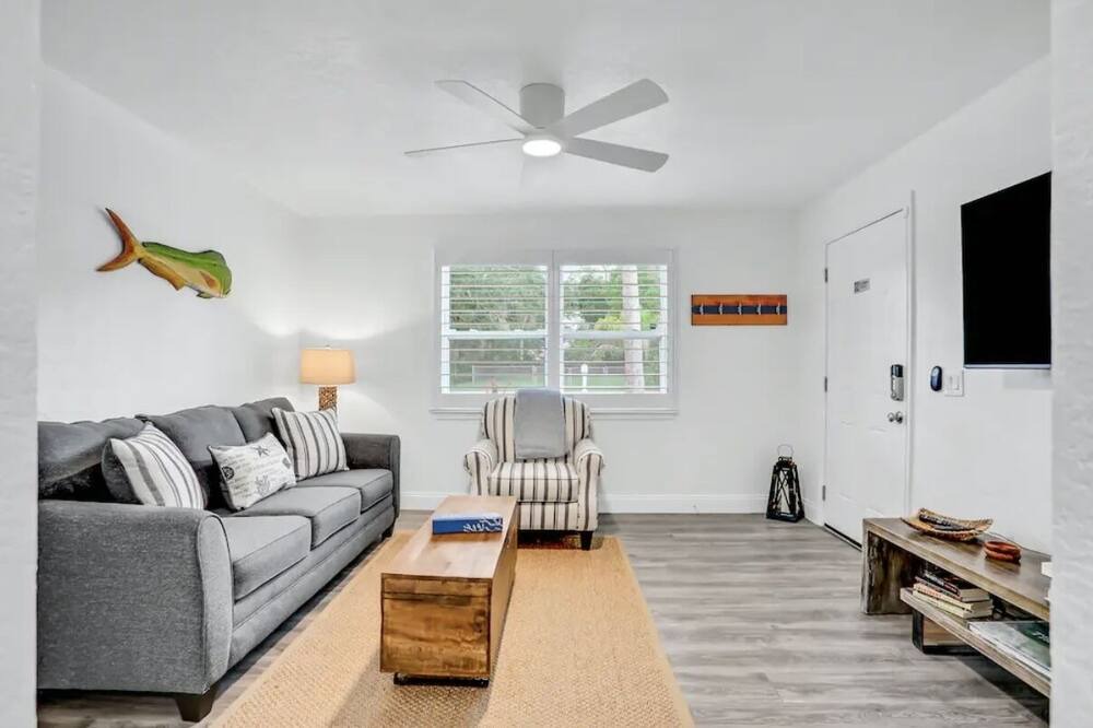 Photo of Bedroom in Edgewater