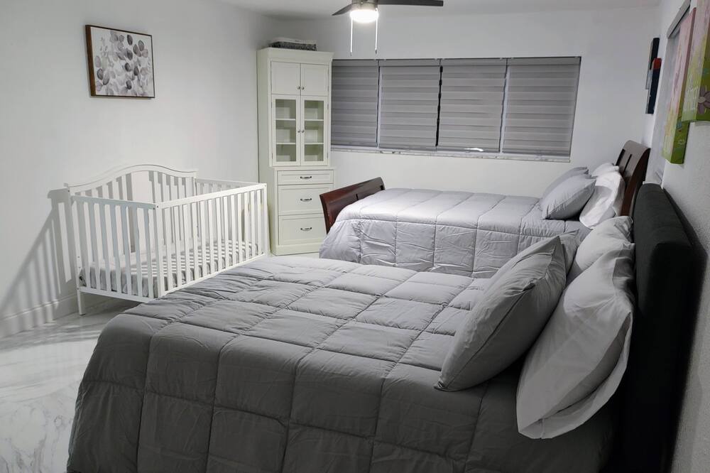 Photo of Bedroom in Capri Isle