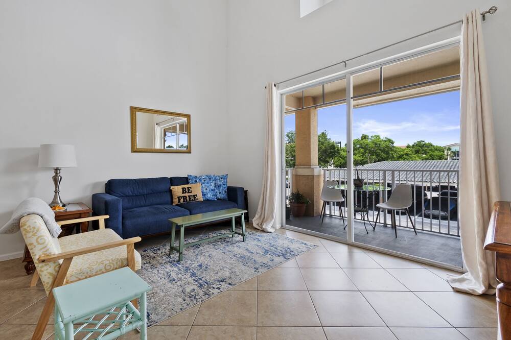 Photo of Livingroom in Abacoa