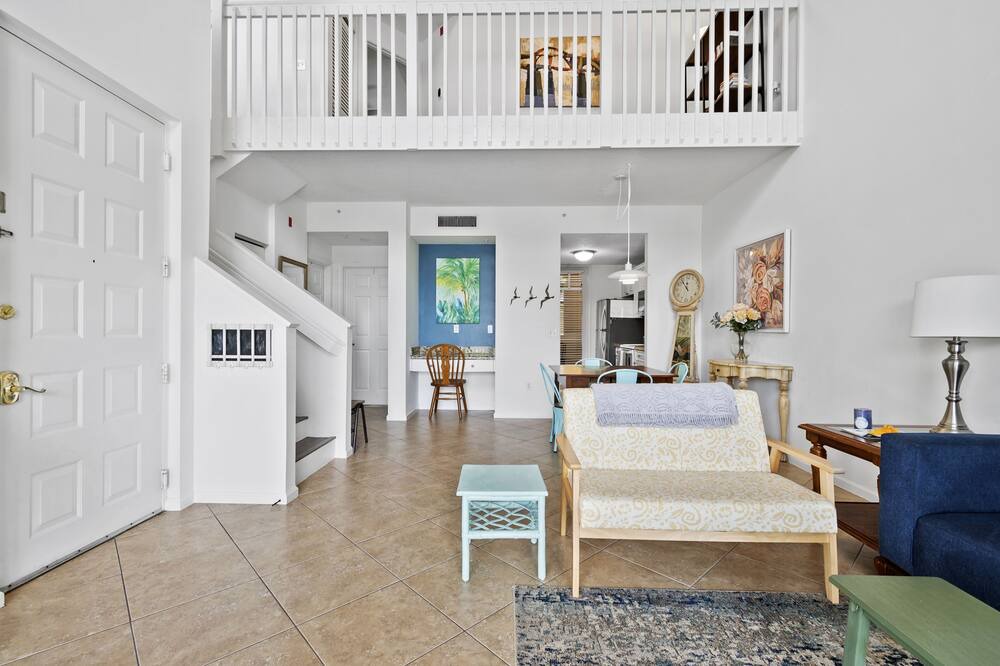 Photo of Livingroom in Abacoa