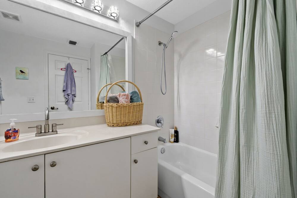 Photo of Bathroom in Abacoa