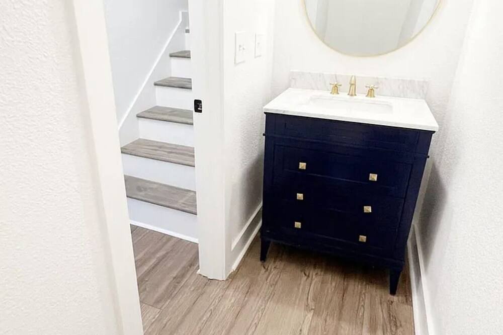 Photo of Bathroom in Ono Island
