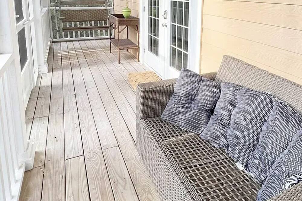 Photo of Patio Balcony in Ono Island