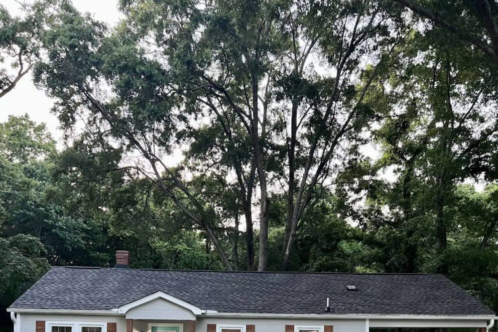 Photo of Outdoor in Hartwell