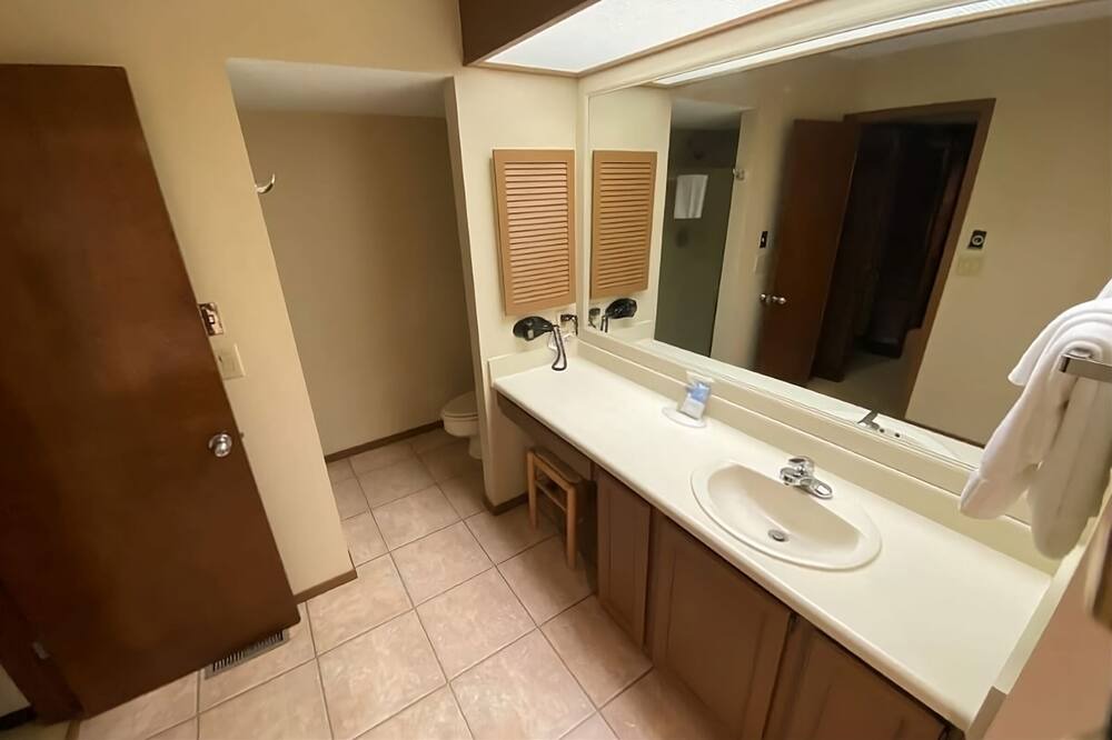 Photo of Bathroom in Sapphire