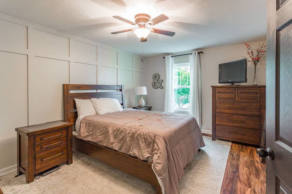 Photo of Bedroom in Cleveland