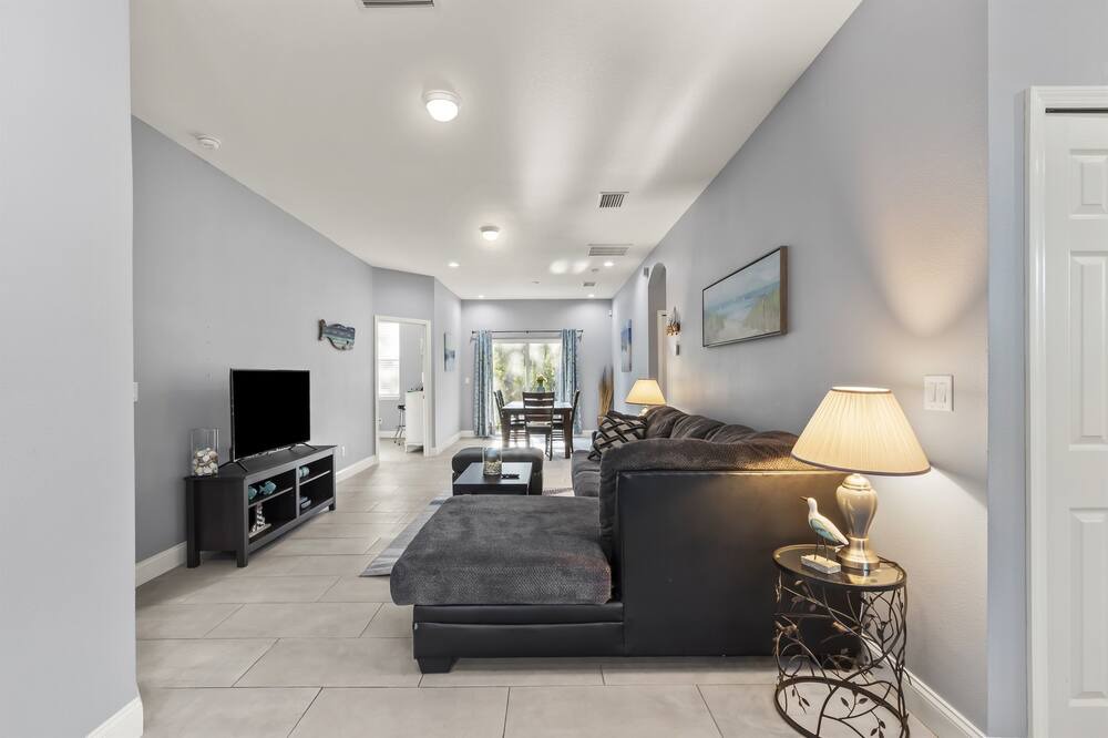 Photo of Livingroom in Clair-Mel City