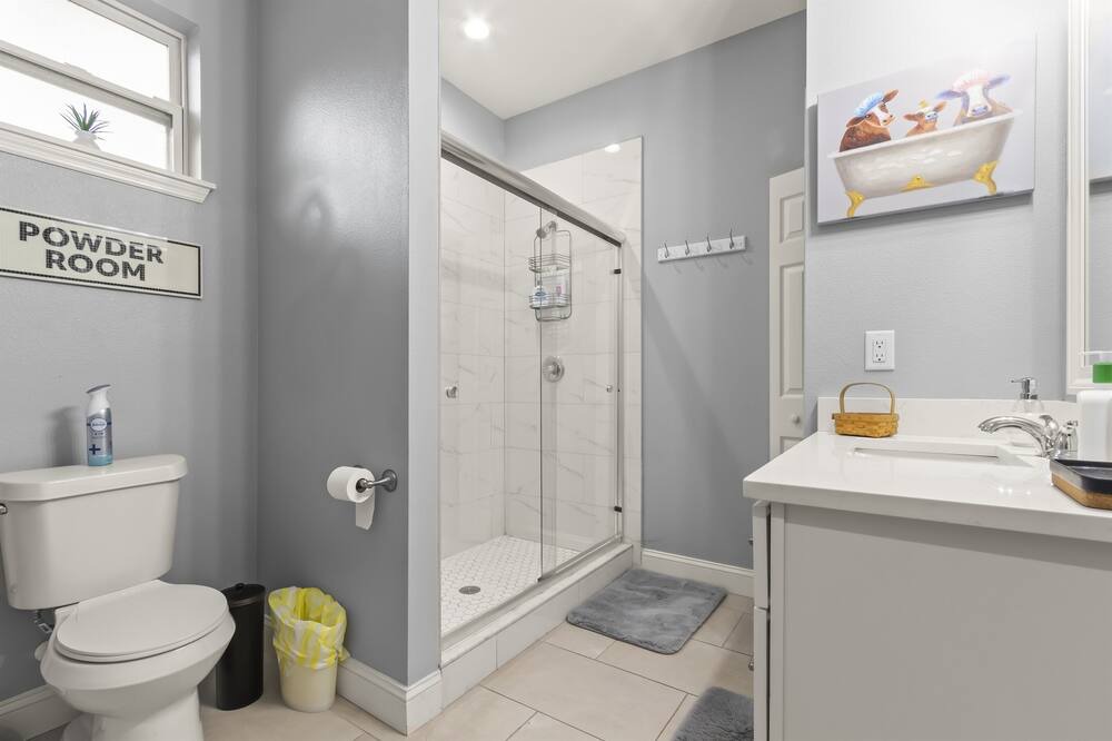 Photo of Bathroom in Clair-Mel City