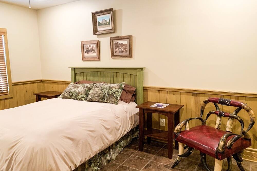Photo of Bedroom in Edgefield