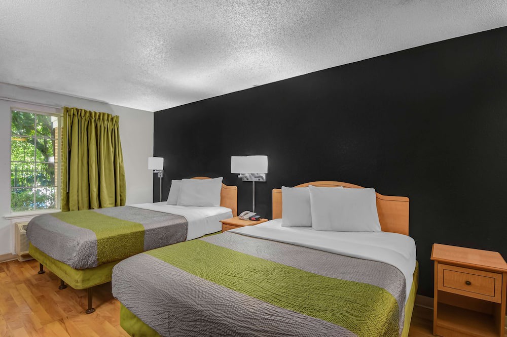 Photo of Bedroom in Roswell