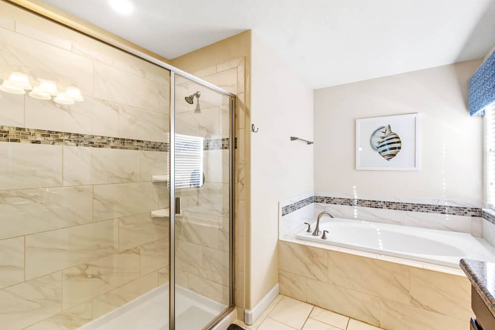 Photo of Bathroom in Sunridge Woods
