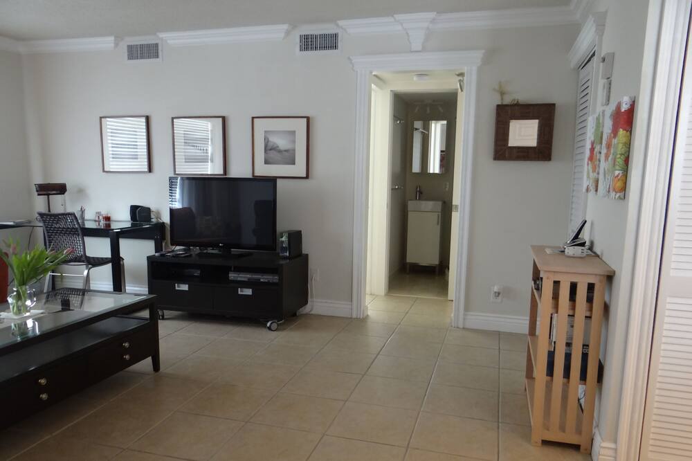 Photo of Bedroom in Harbor Village