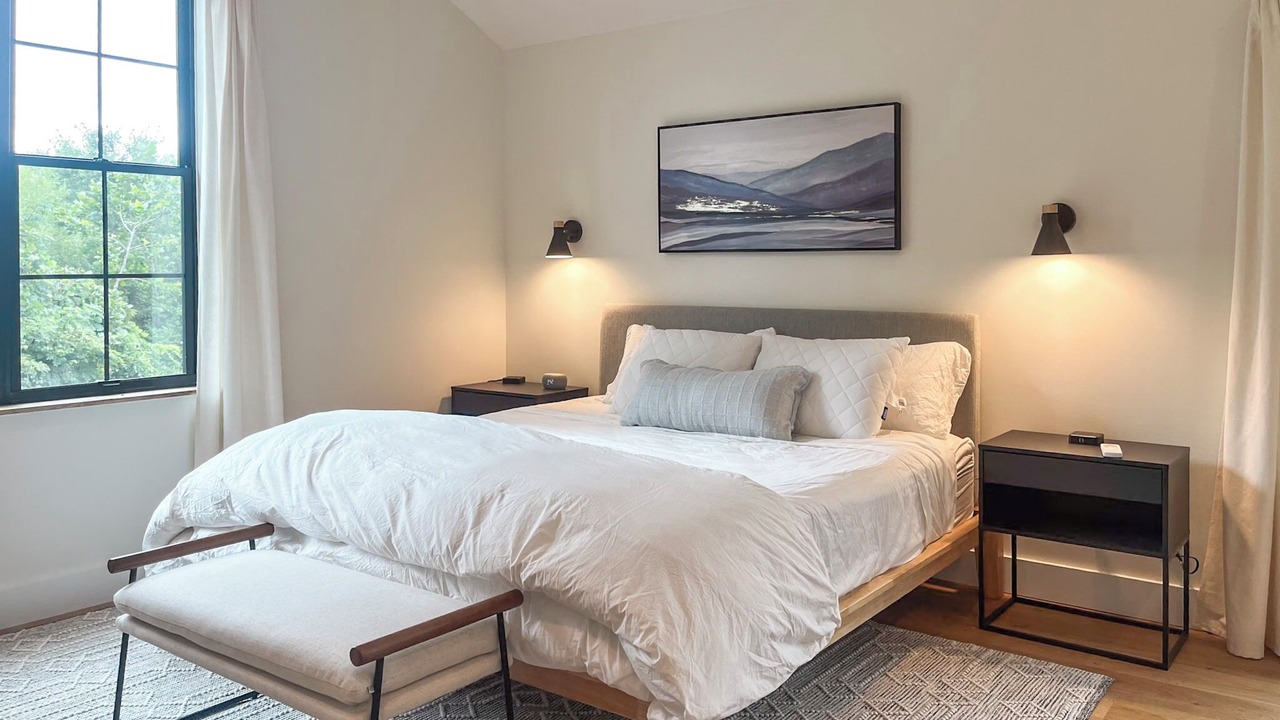Photo of Bedroom in Hendersonville